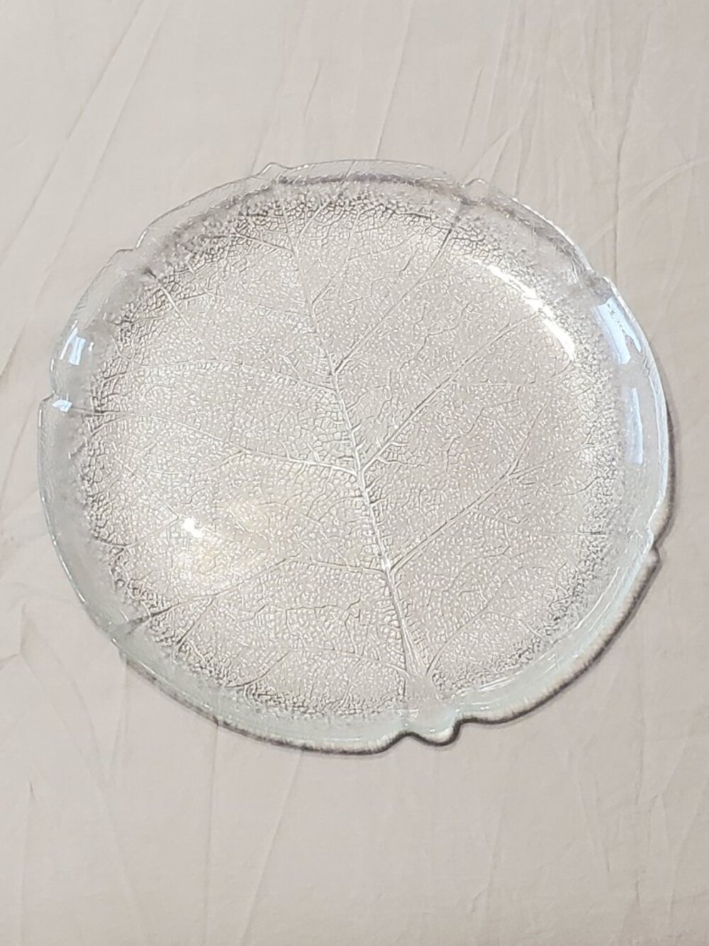 Arcoroc France Aspen Leaf Clear Textured Glass 11" Serving Plate Vintage EUC!